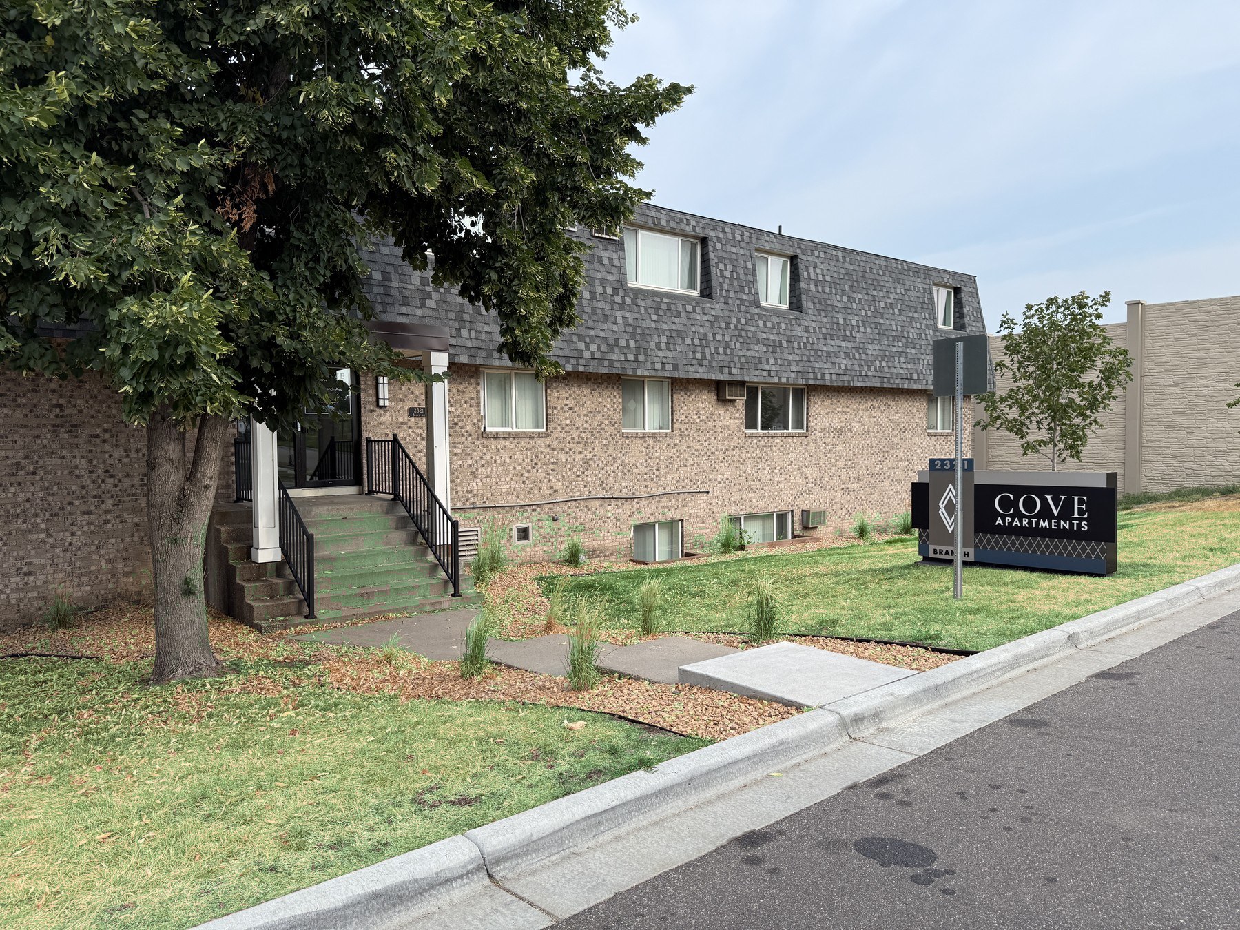 The Cove Apartments exterior photo 2