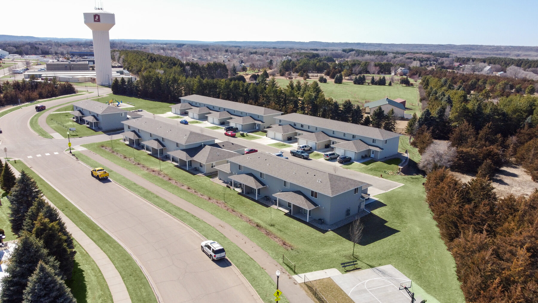 Pineview Townhomes community grounds