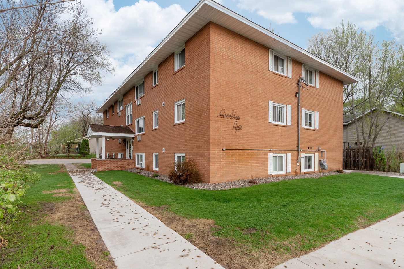 Riverway 101 Dayton Road exterior photo 1
