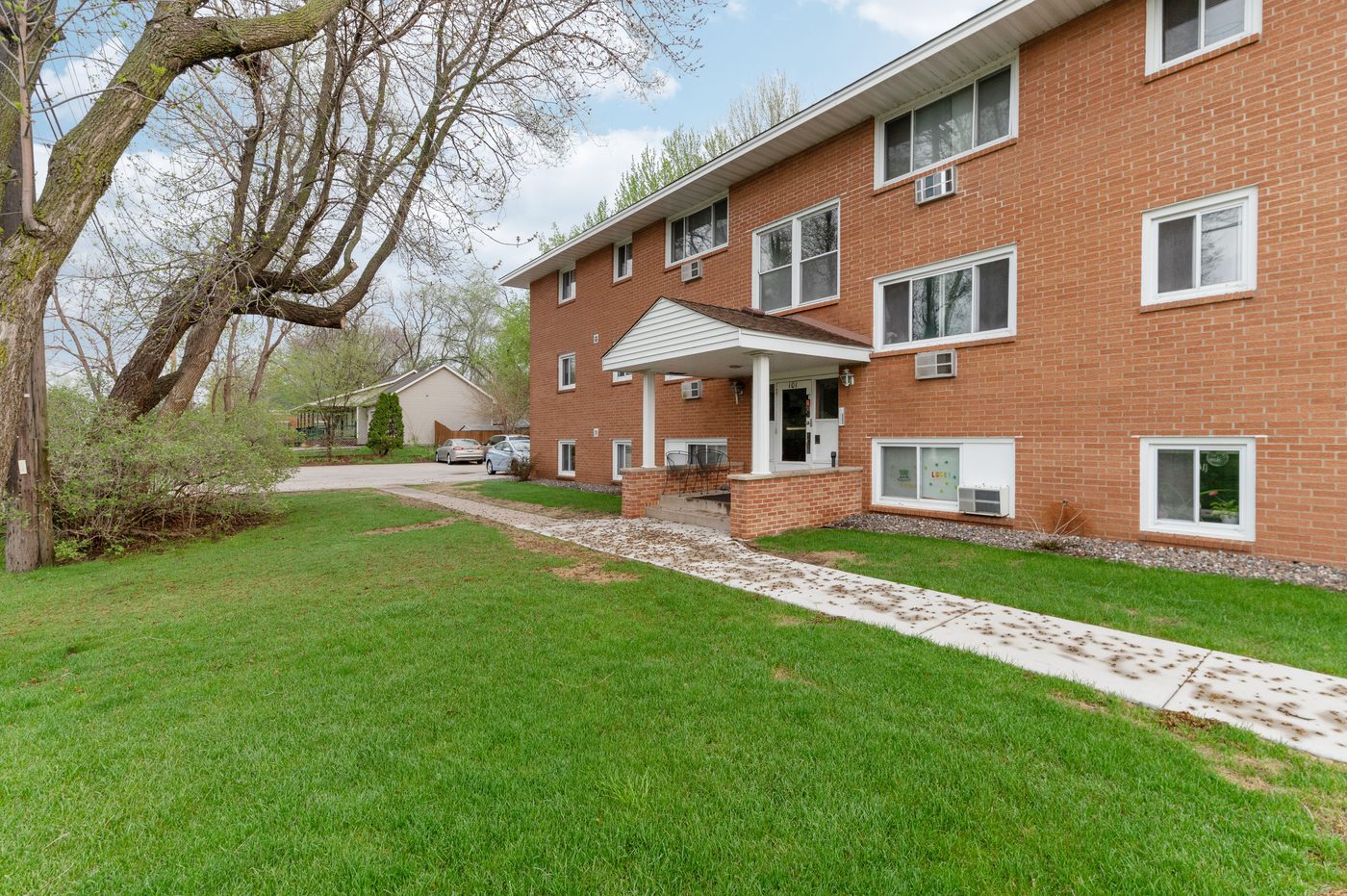 Riverway Apartments