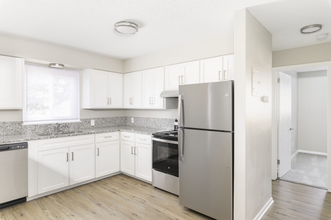 Riverway 101 Dayton Road interior photo 2