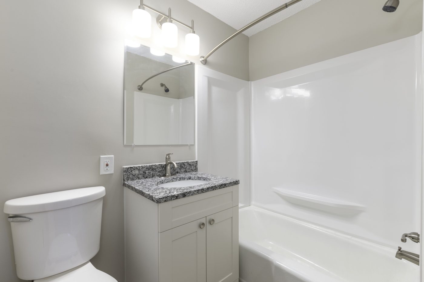 Riverway 101 Dayton Road interior photo 12
