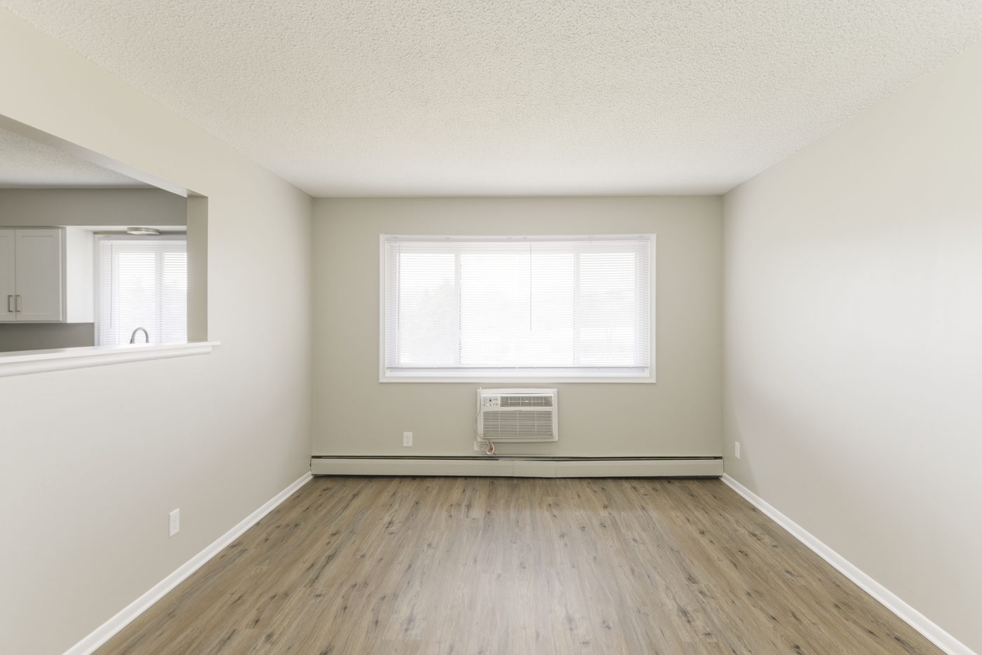 Riverway 101 Dayton Road interior photo 6