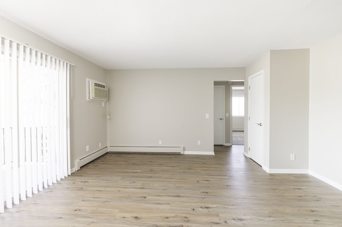 River Elm Apartments interior photo 4