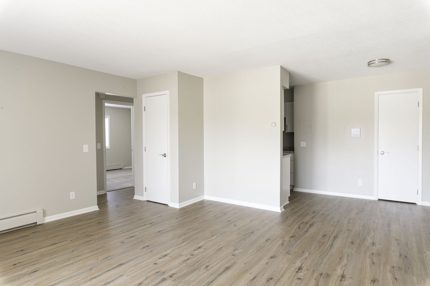 River Elm Apartments interior photo 6