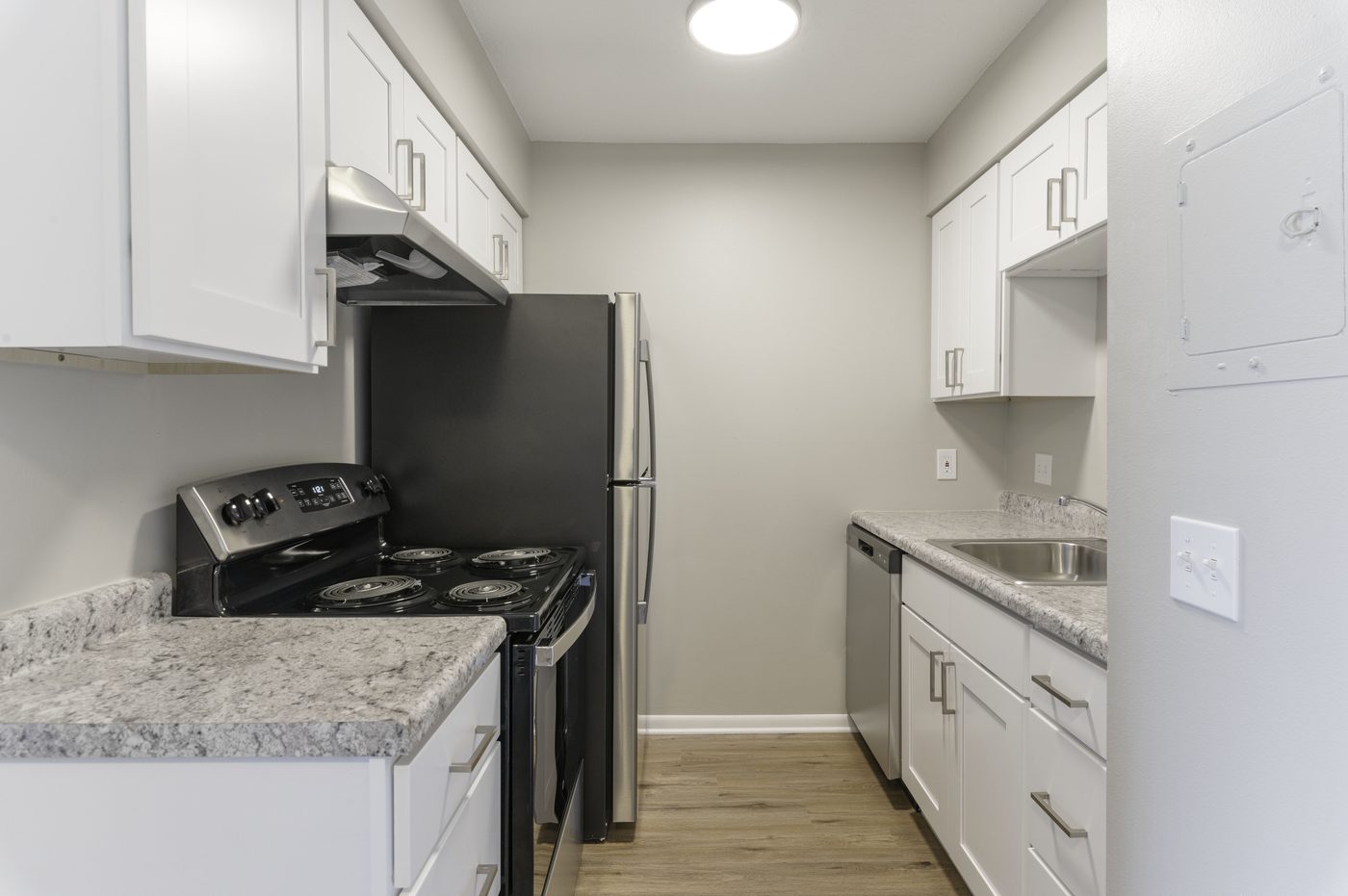 River Elm Apartments interior photo 1
