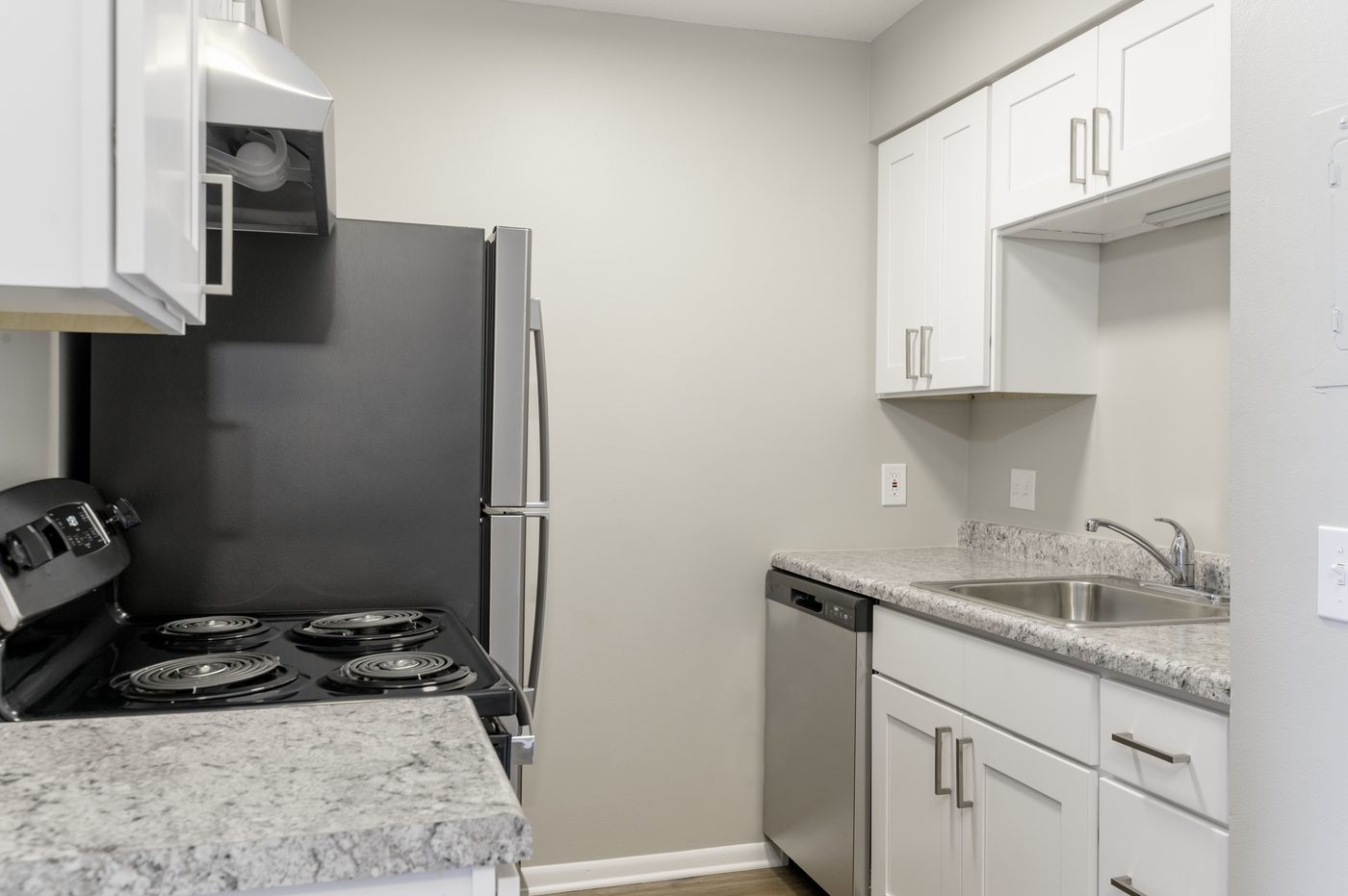 River Elm Apartments interior photo 2