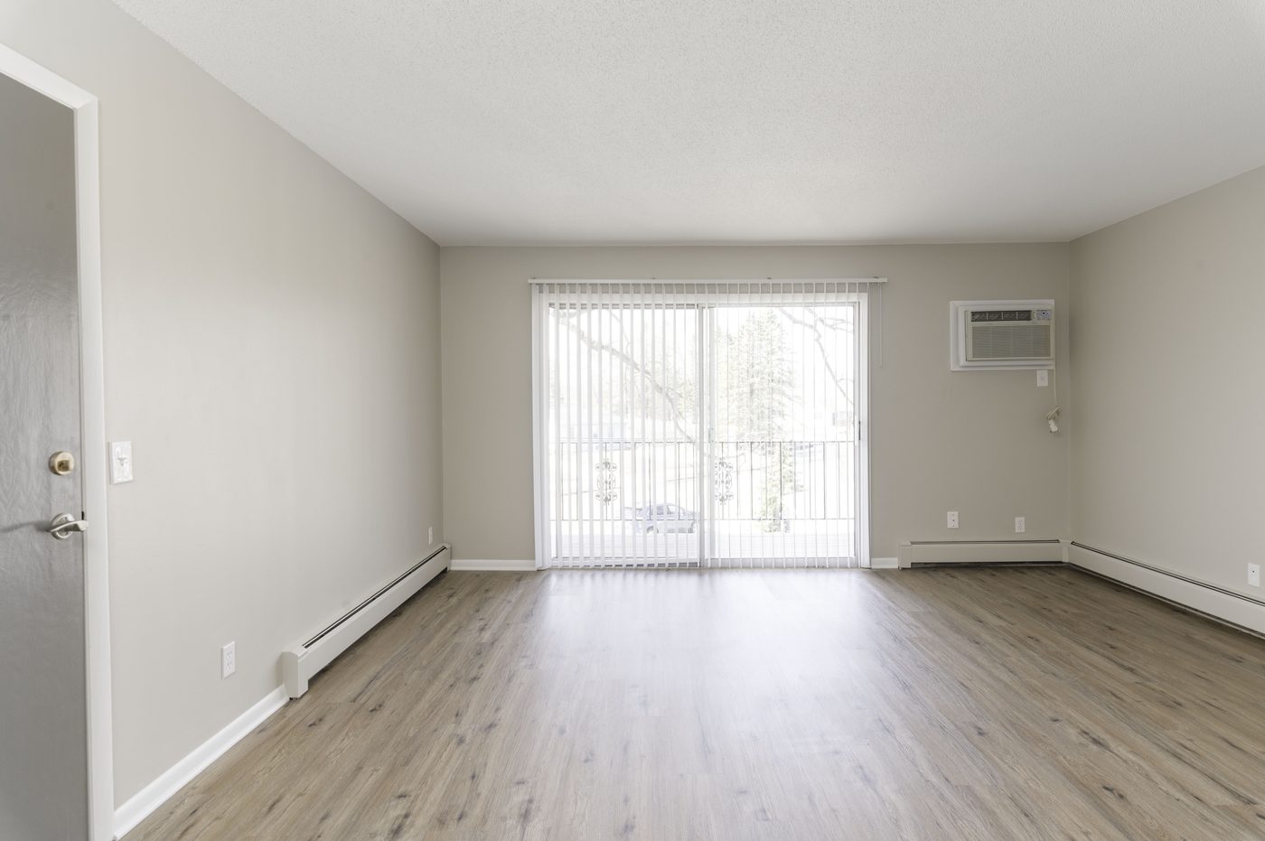 River Elm Apartments balcony photo