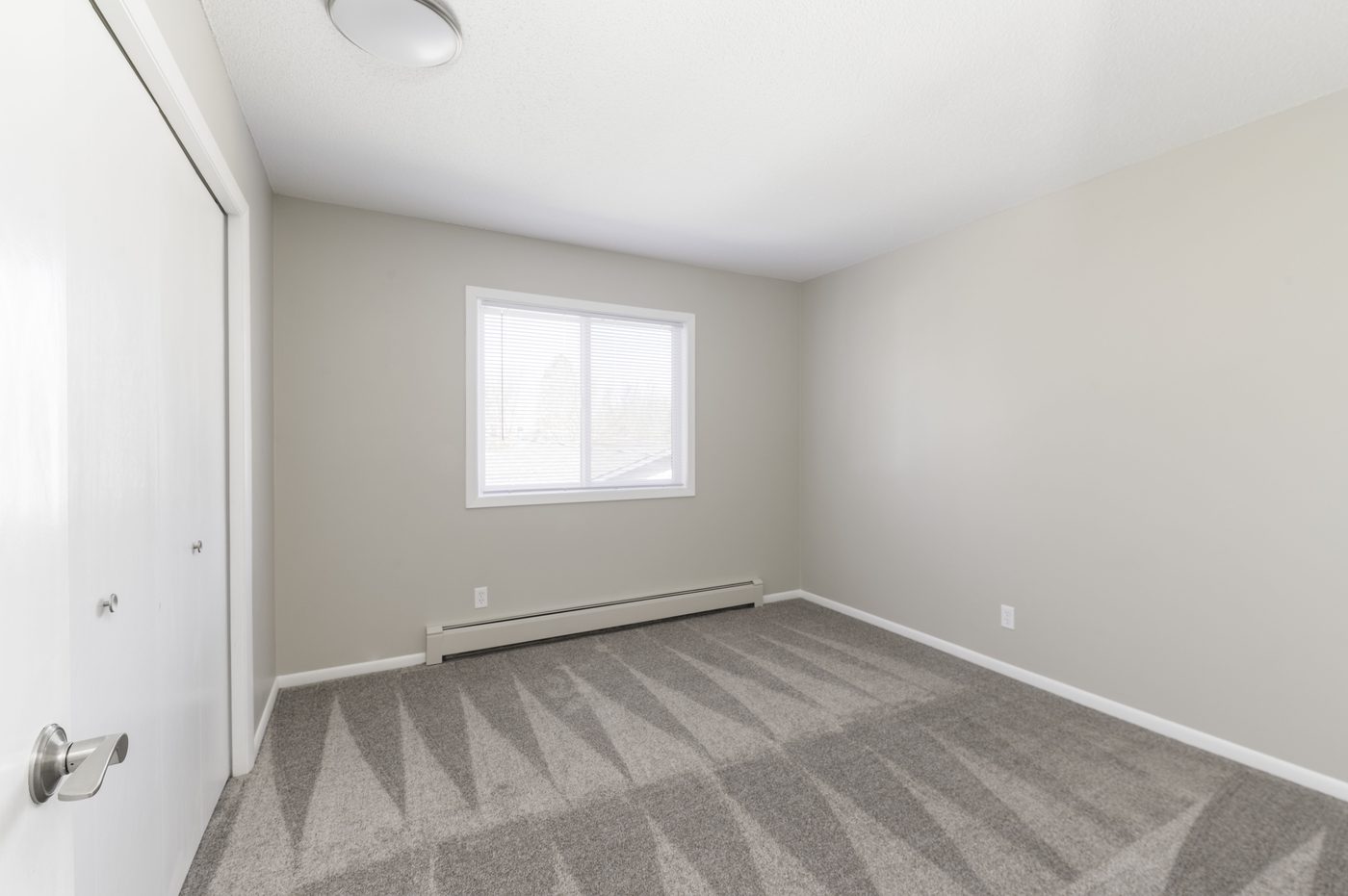 River Elm Apartments interior photo 9