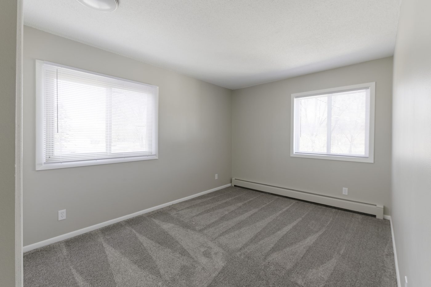 River Elm Apartments interior photo 10