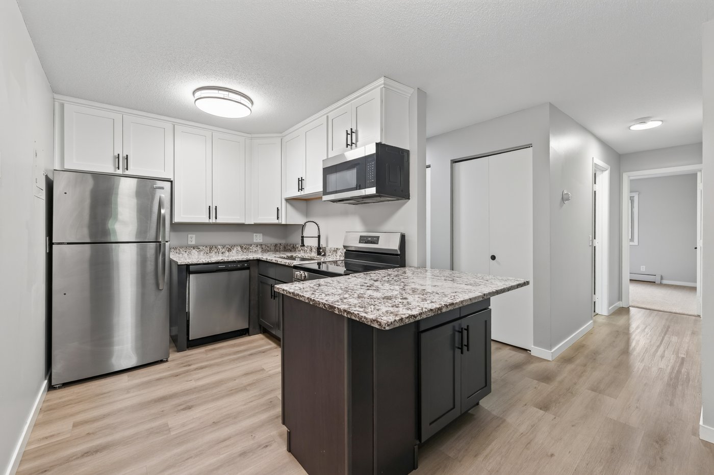 SkyHill Apartments kitchen