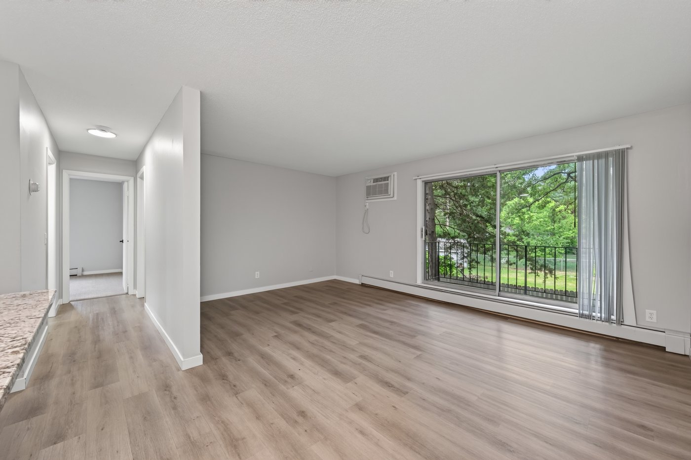 SkyHill Apartments living area photo 3