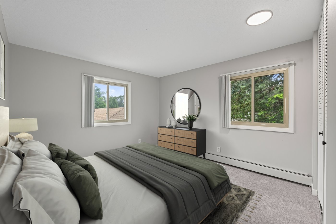 SkyHill Apartments bedroom photo 1