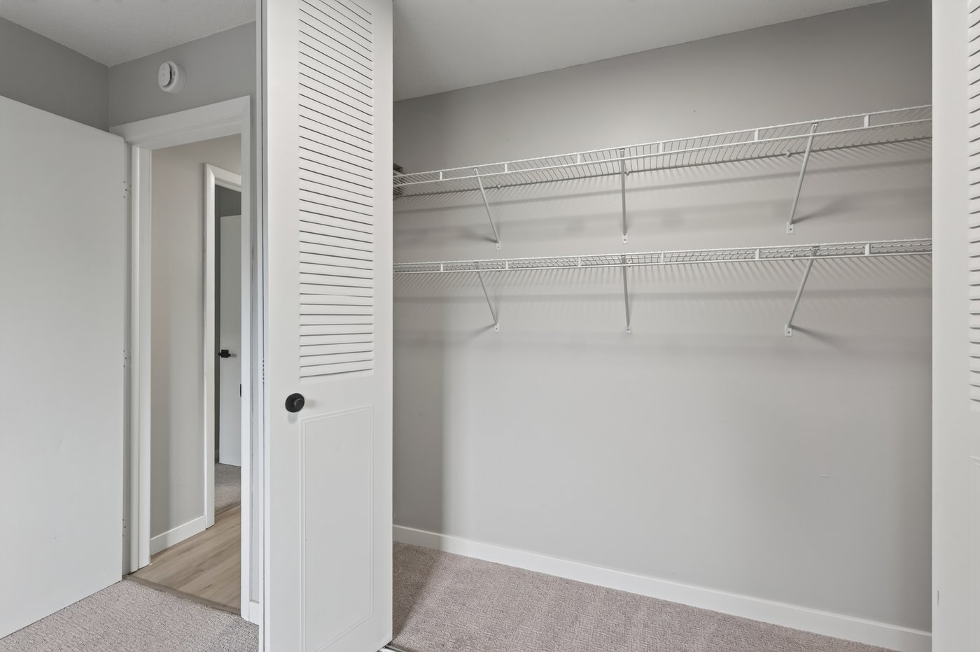 SkyHill Apartments closet