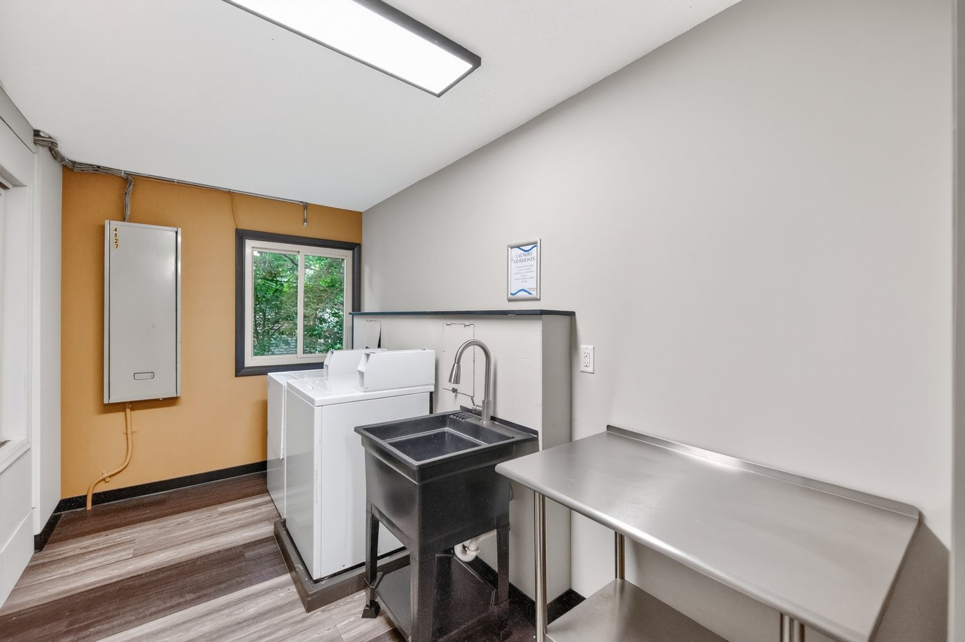 SkyHill Apartments laundry room